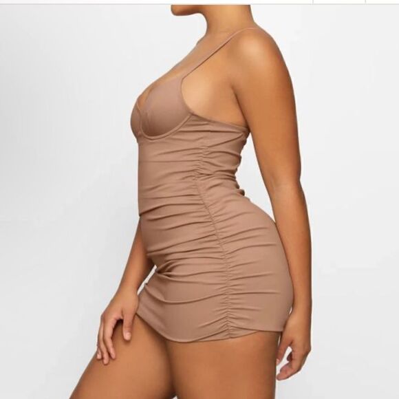 NWT SKIMS Sculpting Swim Ruched One Piece Swimsuit Sienna - Picture 2 of 6